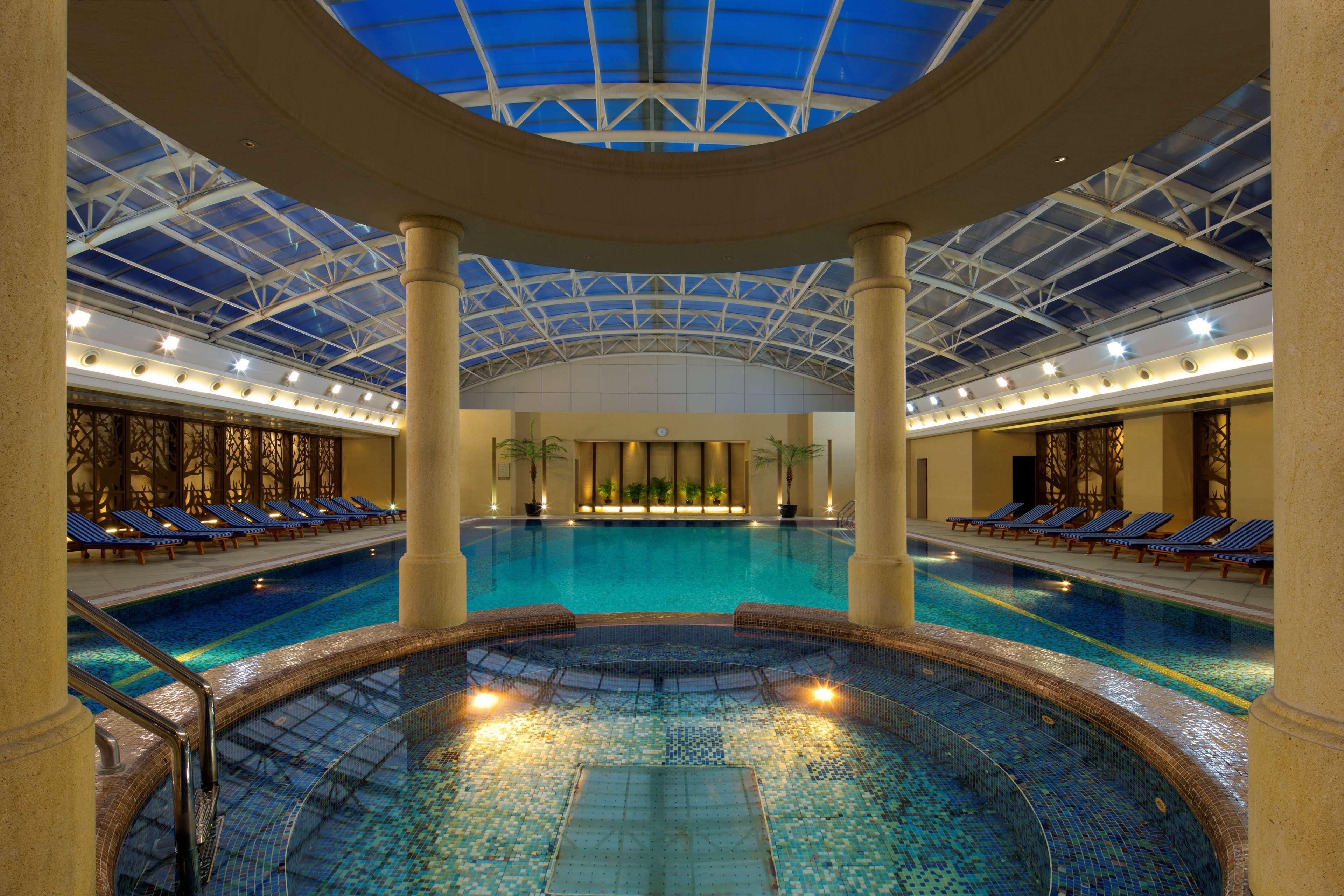 Radisson Blu Hotel Shanghai New World Exterior photo The swimming pool at the hotel